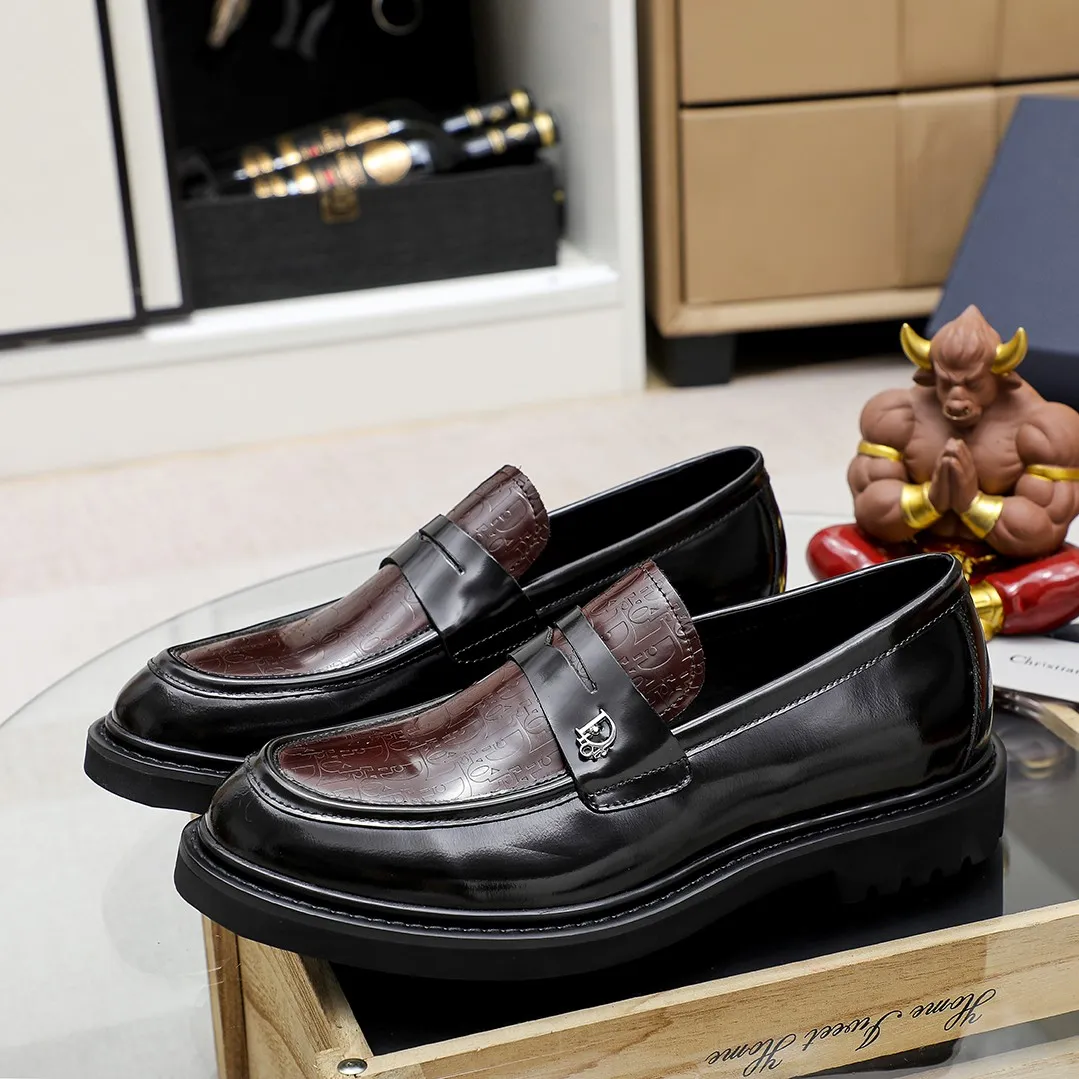 Men's shoes 💰520🕷️🕷️[Dior] Dior's new casual men's shoes are launched in Hong Kong counters. Official website 1:1 production. Italian woven cowhide + water-dyed 🐂 leather lining. Designed by European and American masters. Perfect shape to create counter quality, solid color rubber wear-resistant outsole and classic dazzling toe! Super versatile and very comfortable. High-end without losing taste, fashionable and novel! ! Absolute focus! 8 colors available! Code number 38-45……